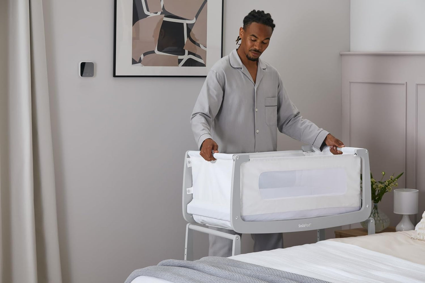 SnuzPod 4 Rocking Baby Bassinet Bedside Sleeper - Lightweight, Portable Bedside Bassinet, Lift Off Crib, Zip Down Wall, 3D Breathable Mattress, 6 Height Settings and Comfort Incline Mode, Dove
