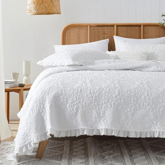 HORIMOTE HOME White Ruffled Quilt Twin Size, Stone-Washed Microfiber Lightweight Crinkled Farmhouse Rustic Shabby Chic Bedding Set, 2 Pieces Reversible Bedspread with Pillow Sham for All Season