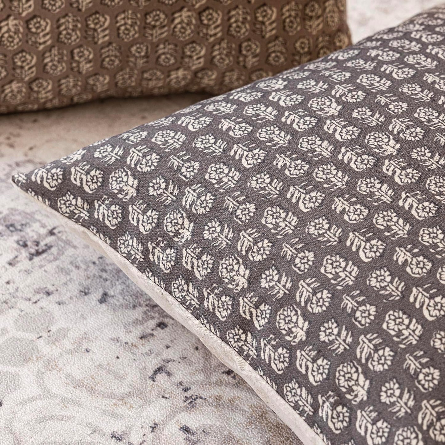 Foindtower Set of 2 Decorative Vintage Floral Print Throw Pillow Covers Neutral Modern Farmhouse Cushion Covers Boho Home Decor for Sofa Couch Chair Bedroom Living Room Outdoor,18×18 Inch,Rustic Gray