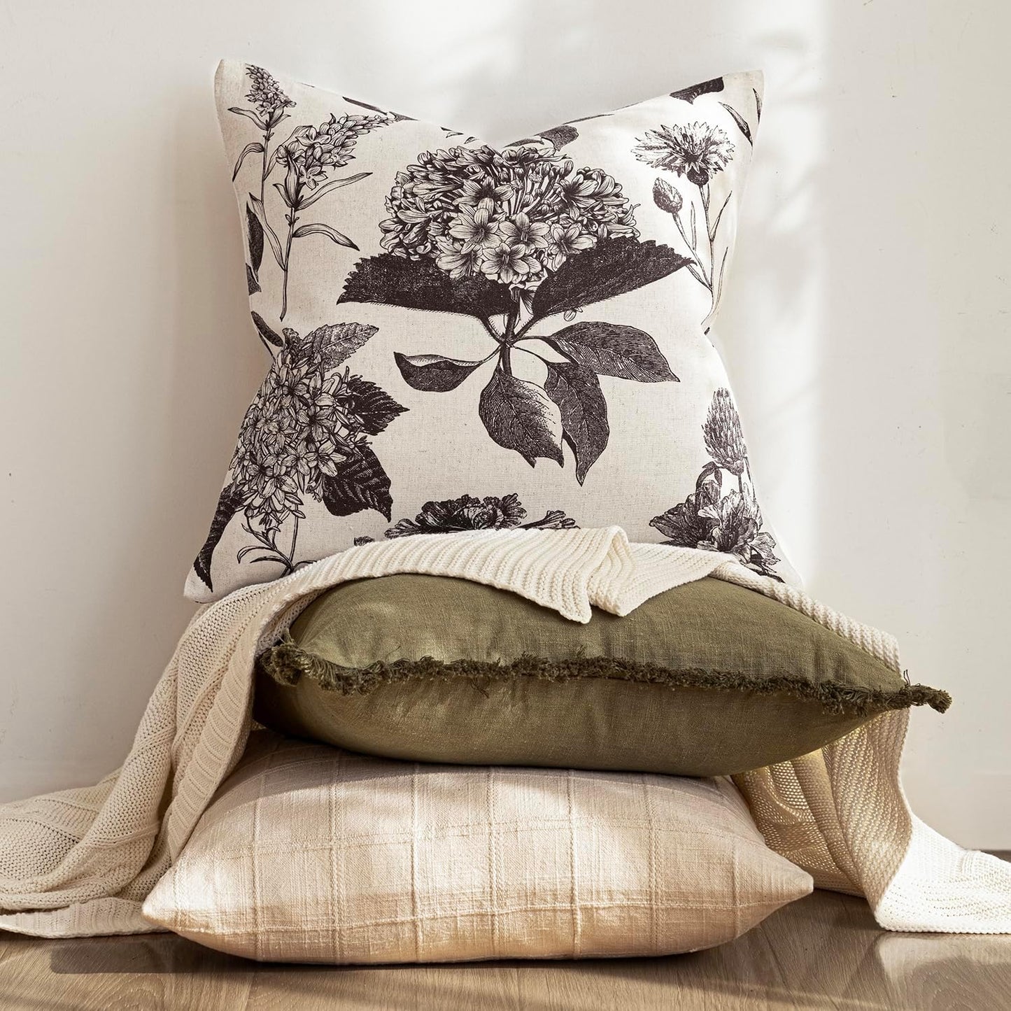 Foindtower Set of 2 Linen Floral Vintage Throw Pillow Covers Neutral Accent Print Decorative Cushion Covers Farmhouse Boho Home Decor for Sofa Chair Couch Bedroom Living Room Outdoor,18×18 Inch,Black