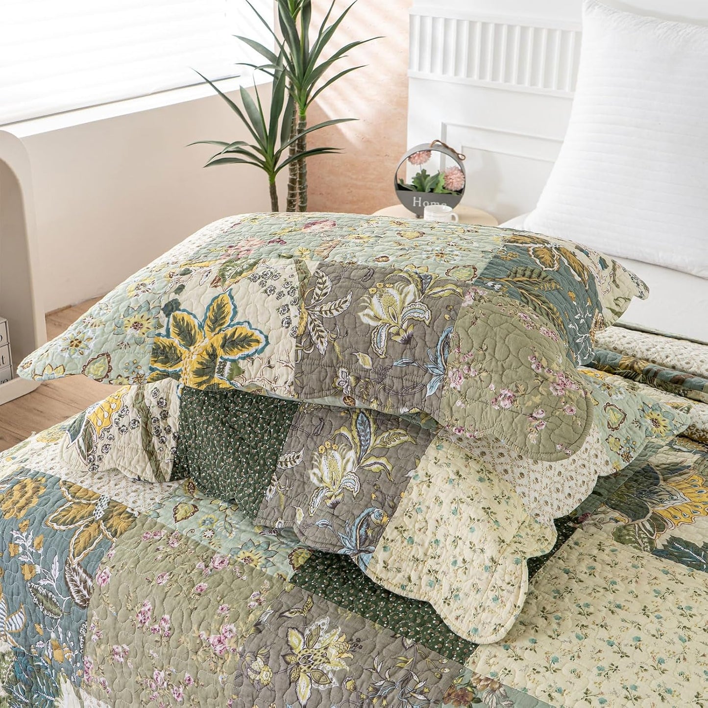 YAYIDAY Quilts Queen Size Patchwork Bedspread Set - 100% Cotton Reversible Breathable Floral Quilted Quilt with Pillow Shams Fit All Season