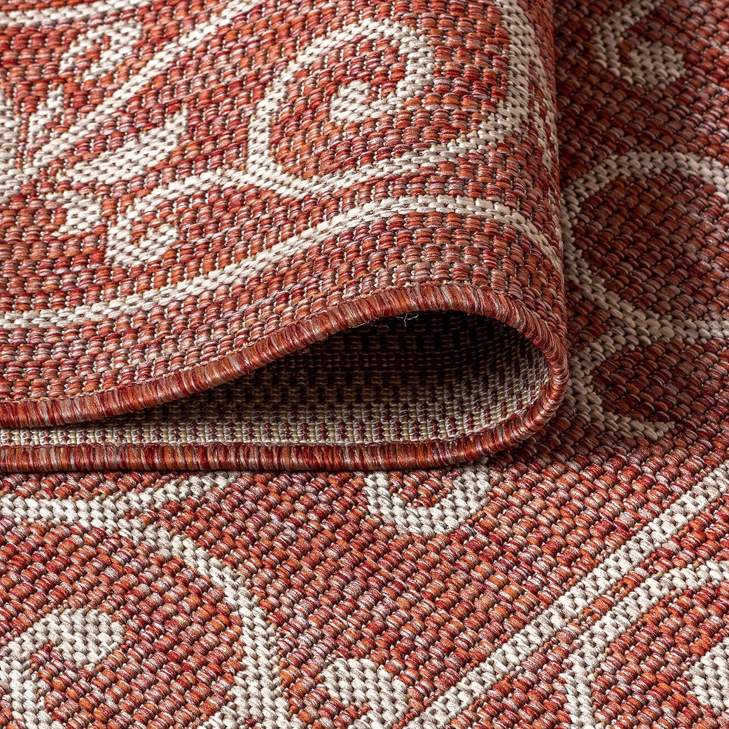 JONATHAN Y Vintage Filigree Indoor Outdoor Round Area Rug 9 Ft Red/Beige, Charleston Textured Weave for Backyard, Patio, Porch, Easy-Cleaning, High Traffic, Pet-Friendly, Non-Shedding (SMB106B-9R)